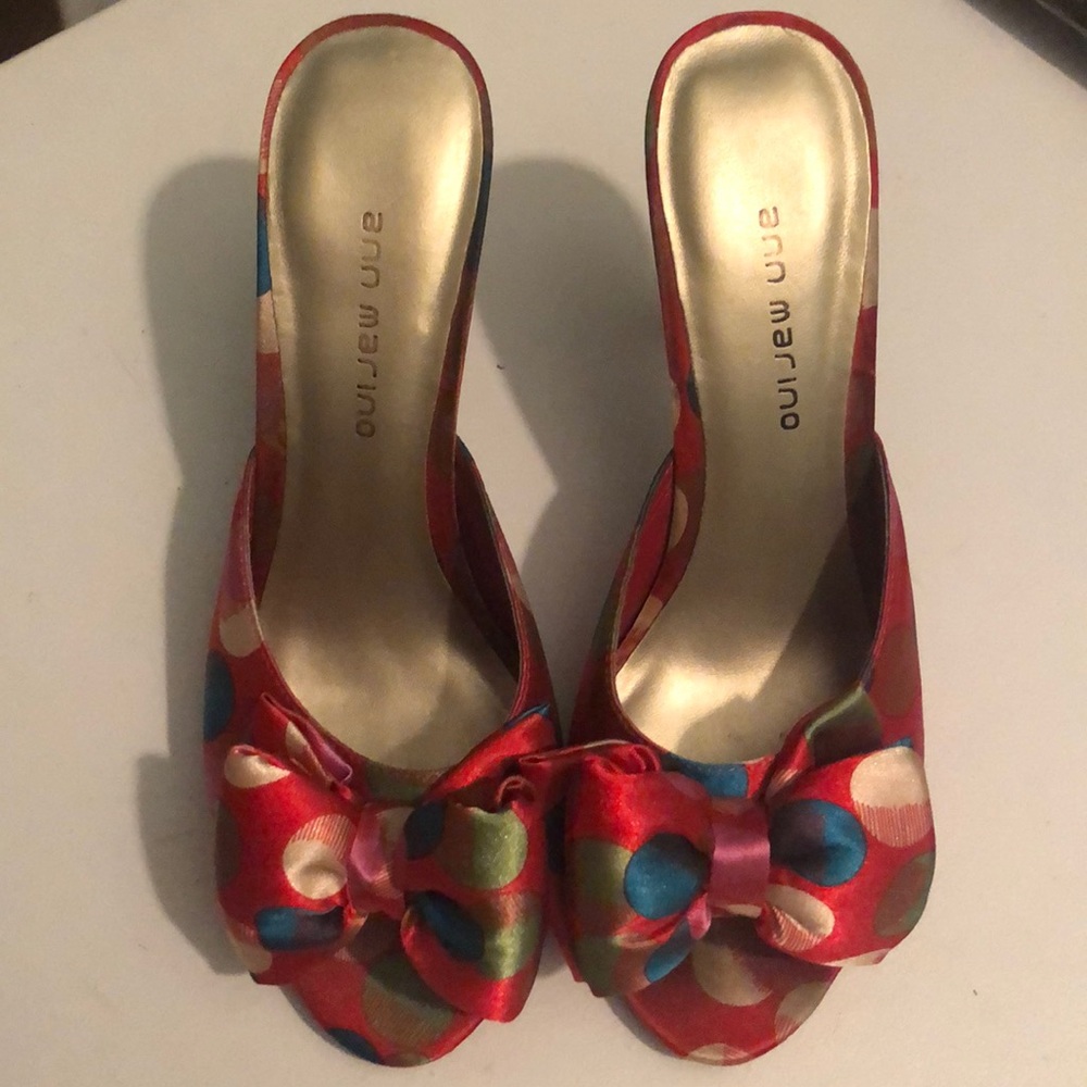 Poka dot heels with bow!